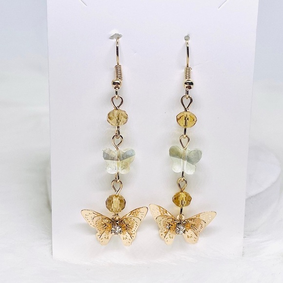 The Butterfly Goldie Necklace and Earring Set - Picture 6 of 7
